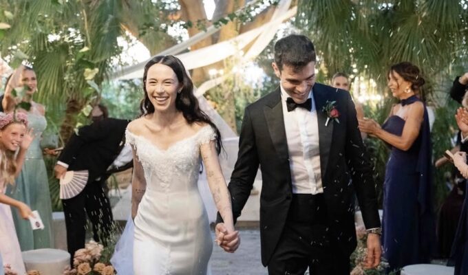 Un wedding celebration durato tre giorni, con celebrazione e festa in Sicilia (ormai conclamato set matrimoniale scelto dai vip, vedi pure Dua Lipa), quello tra Aurora Ramazzotti e Goffredo Cerza.