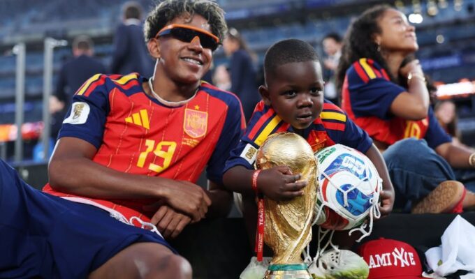 Lamine e Keyne Yamal